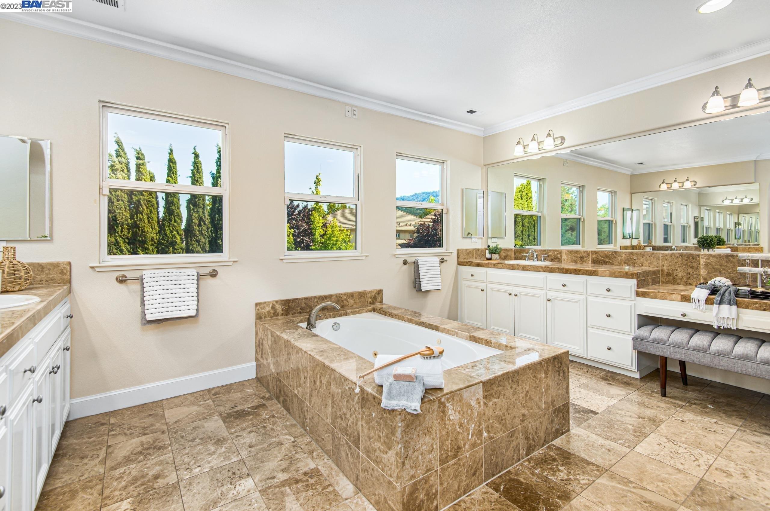 Laguna Creek Ln, Pleasanton, CA 94566