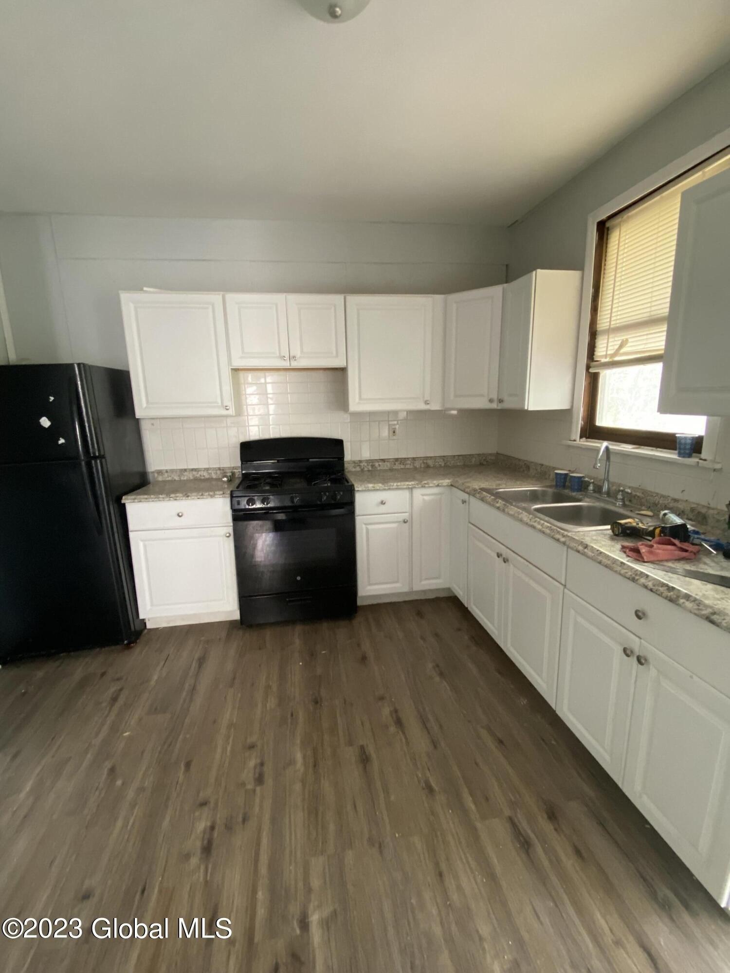 Mcclellan St, Schenectady, NY 12304