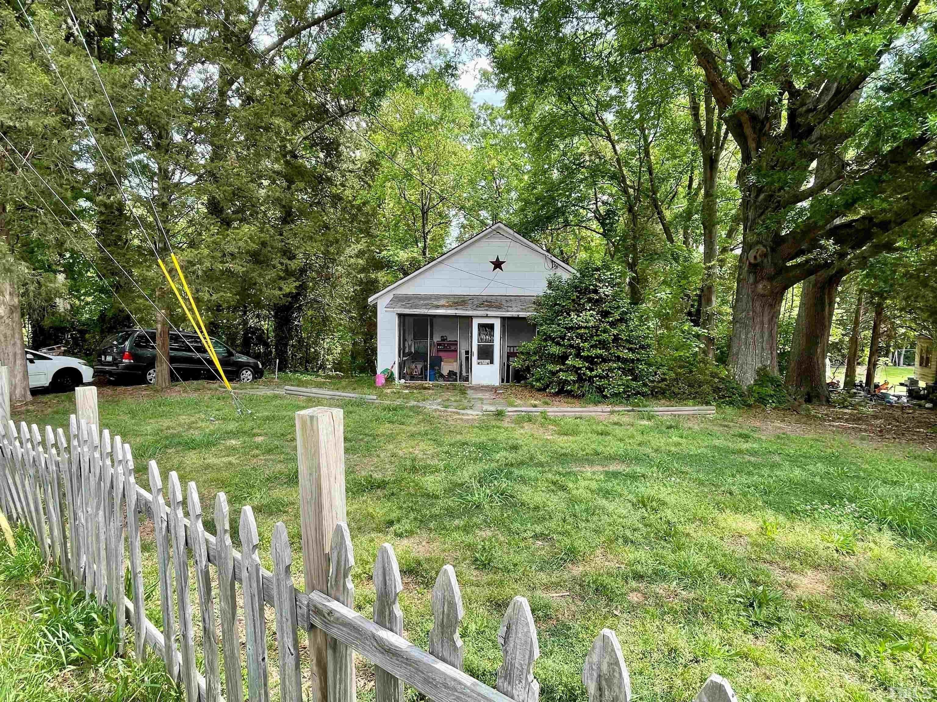N Dixon Ave, Cary, NC 27513