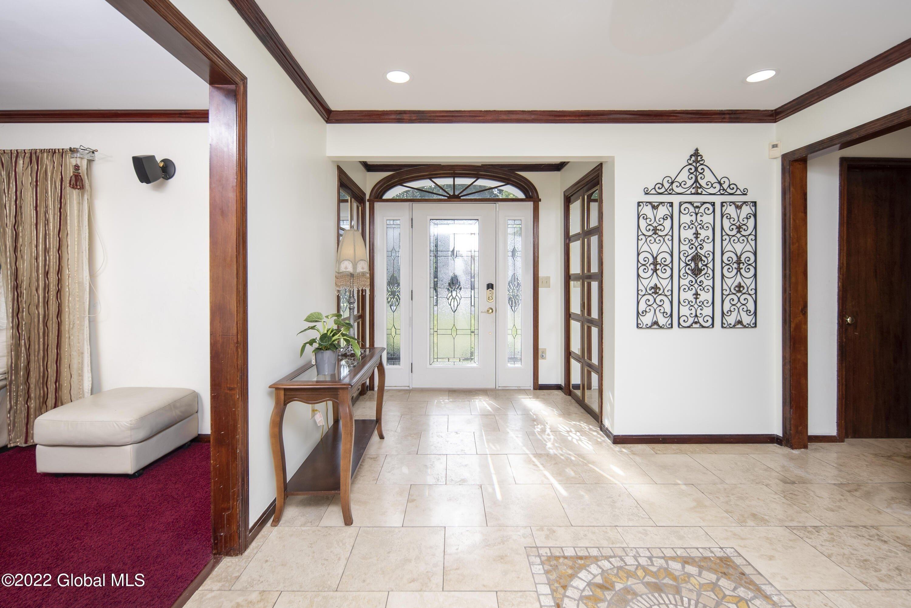 Laurel Dr, Albany, NY 12211