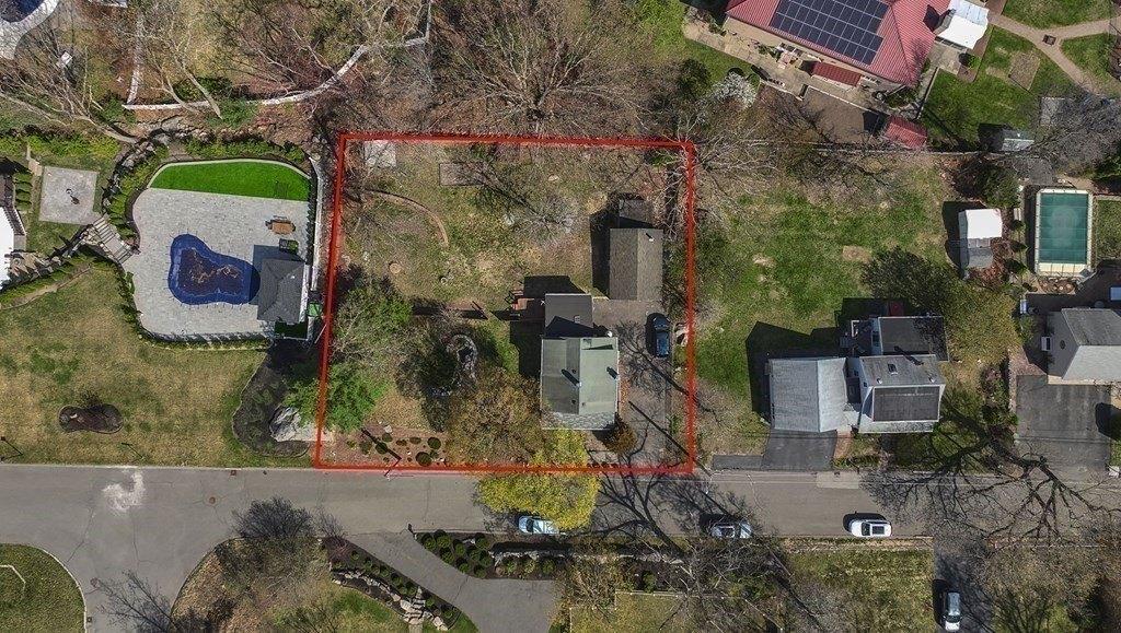 Mansfield Rd, Lynnfield, MA 01940