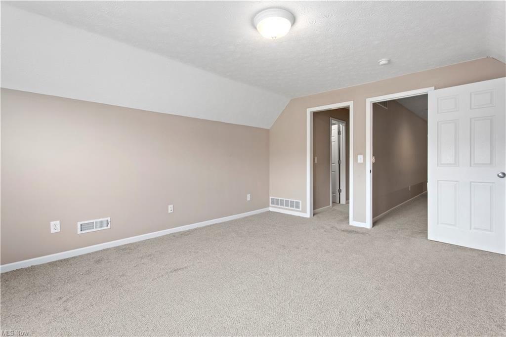 Stoney Brook Dr, Elyria, OH 44035