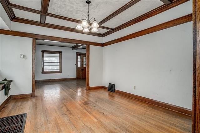 S Cypress Ave, Kansas City, MO 64123