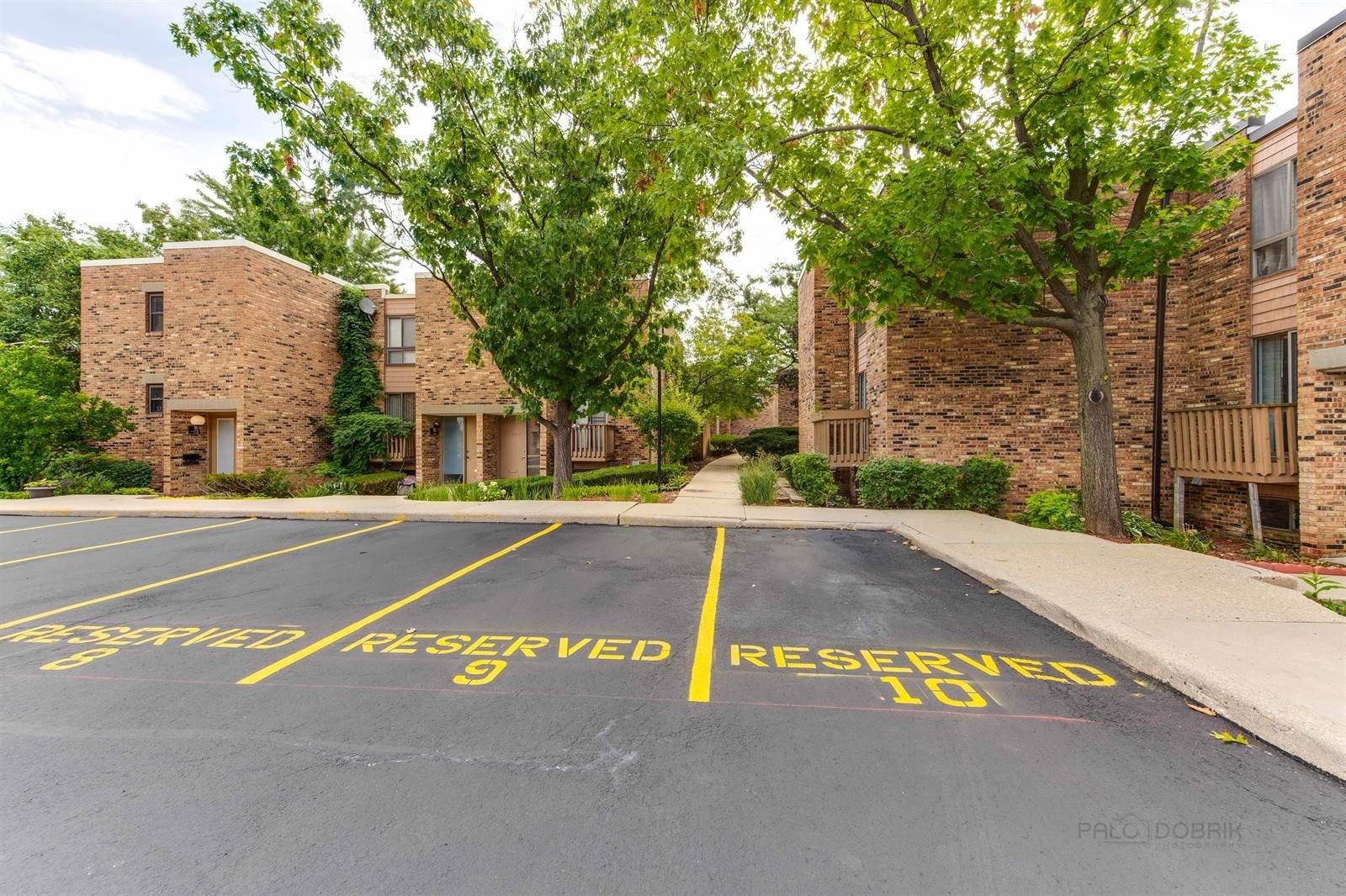 Post Oak Pl, Schaumburg, IL 60173