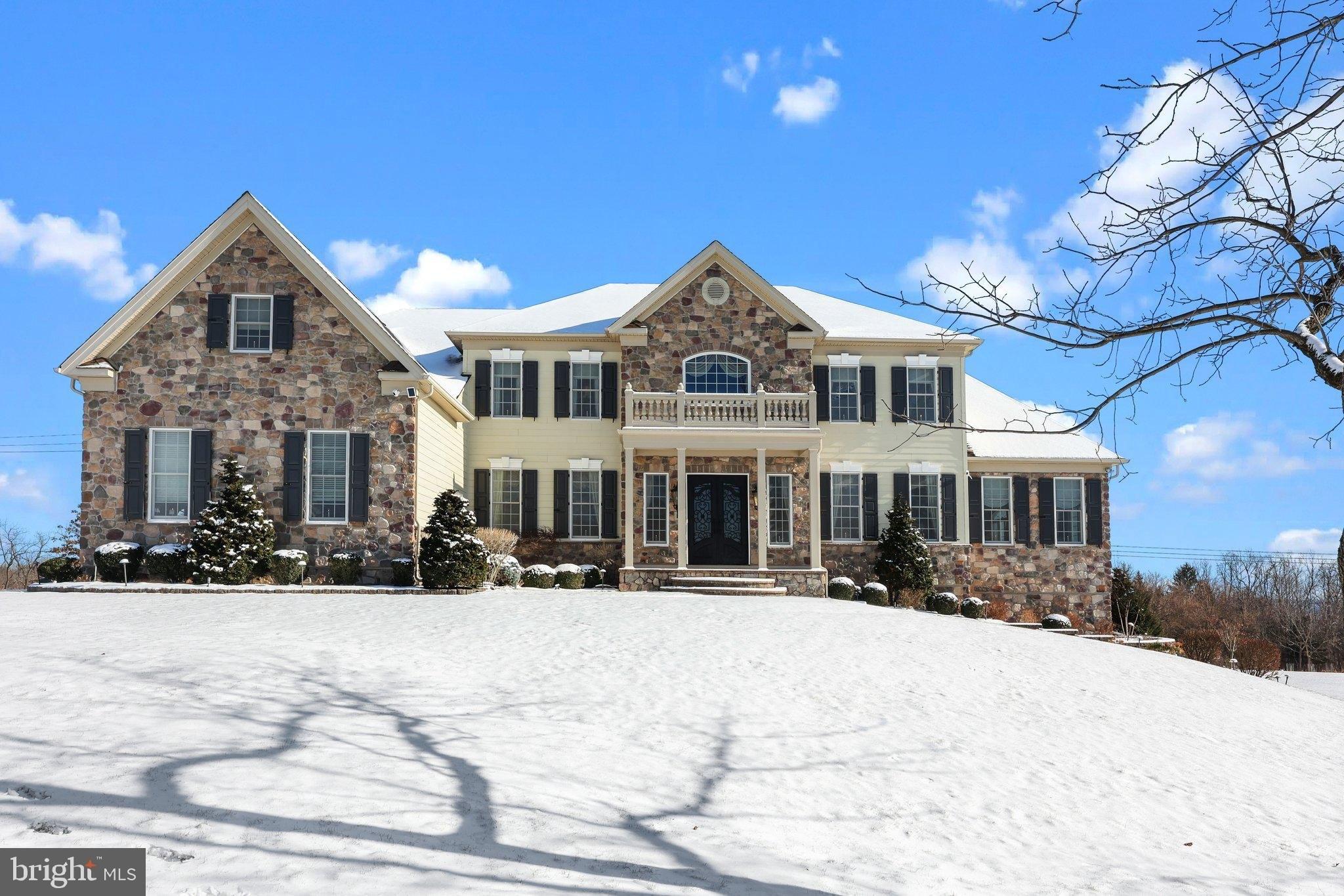 Azlen Ln, Chalfont, PA 18914