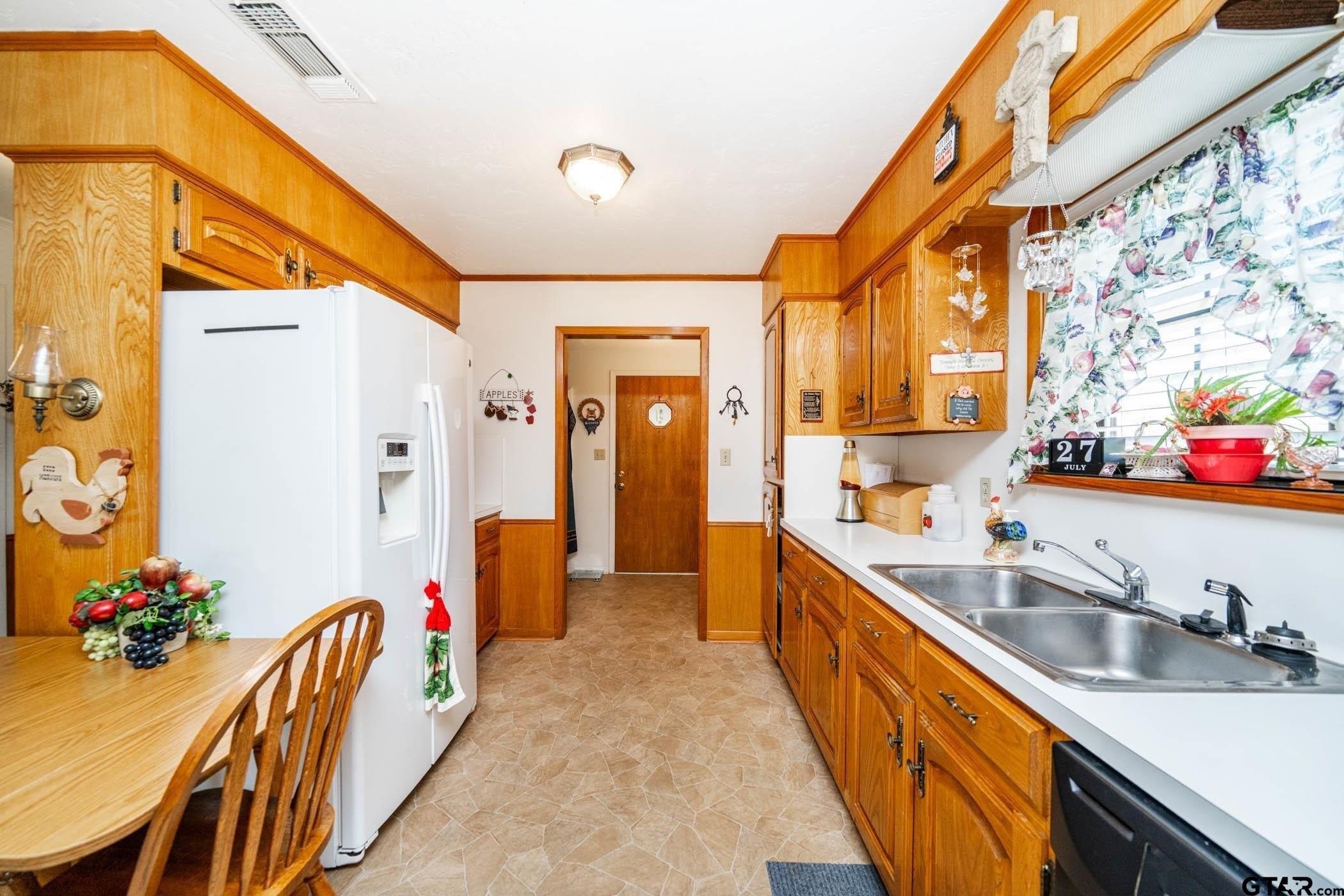 S Mill St, Winnsboro, TX 75494