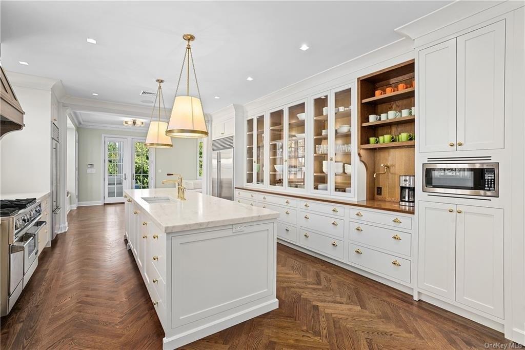 Mamaroneck Rd, Scarsdale, NY 10583