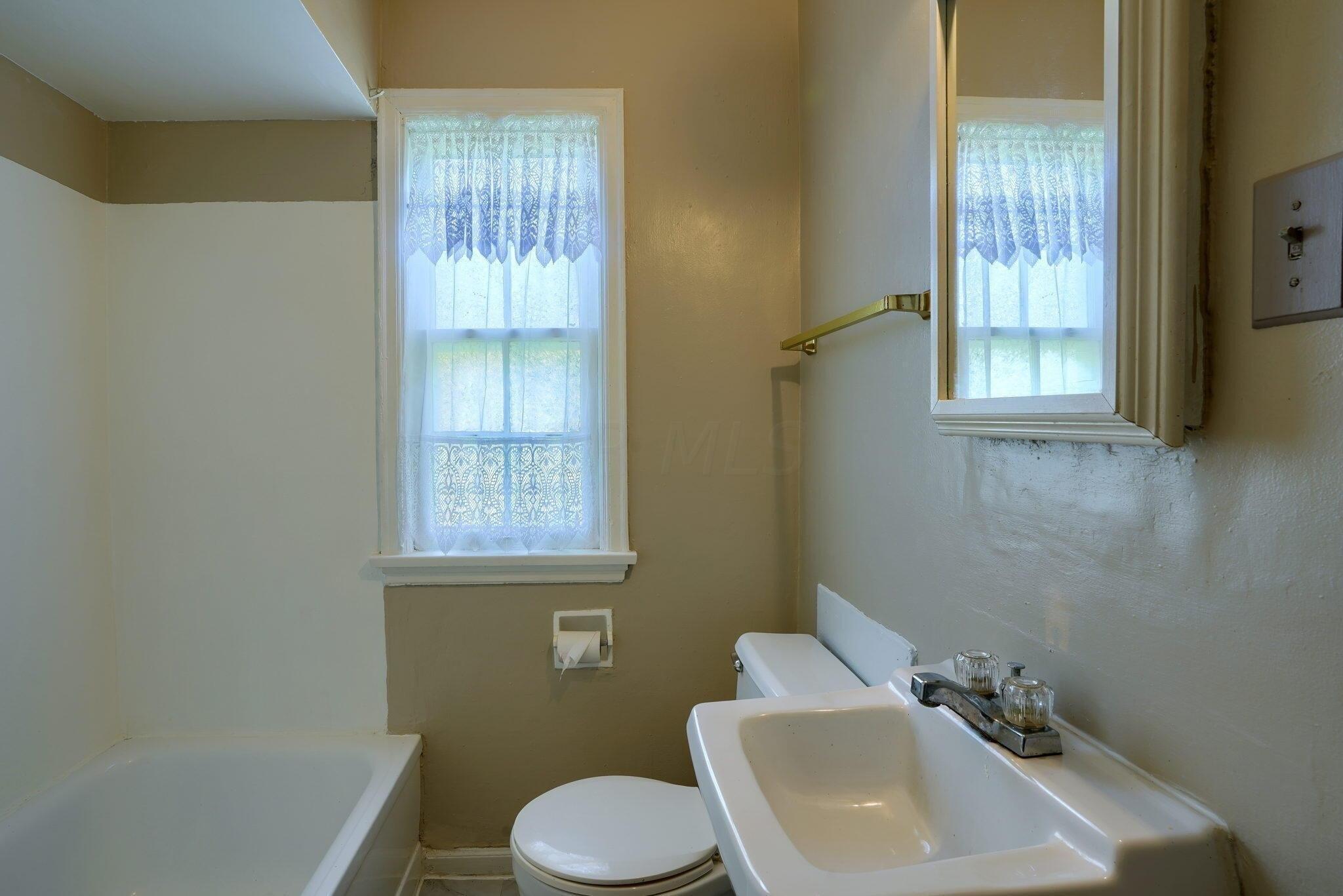 Lawrence Dr, Columbus, OH 43207