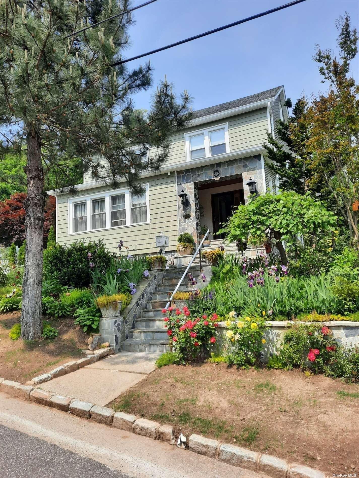 Park Ave, Oyster Bay, NY 11771