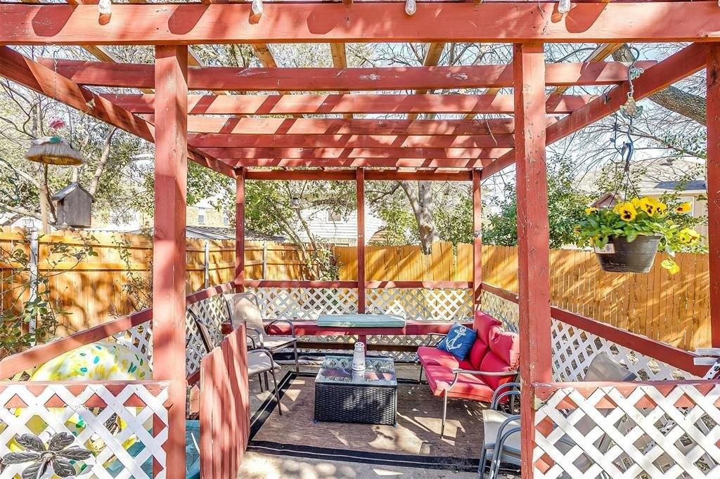 Warwick Dr, Mansfield, TX 76063
