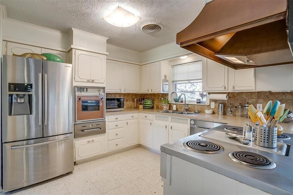 W Lotus Ave, Fort Worth, TX 76111