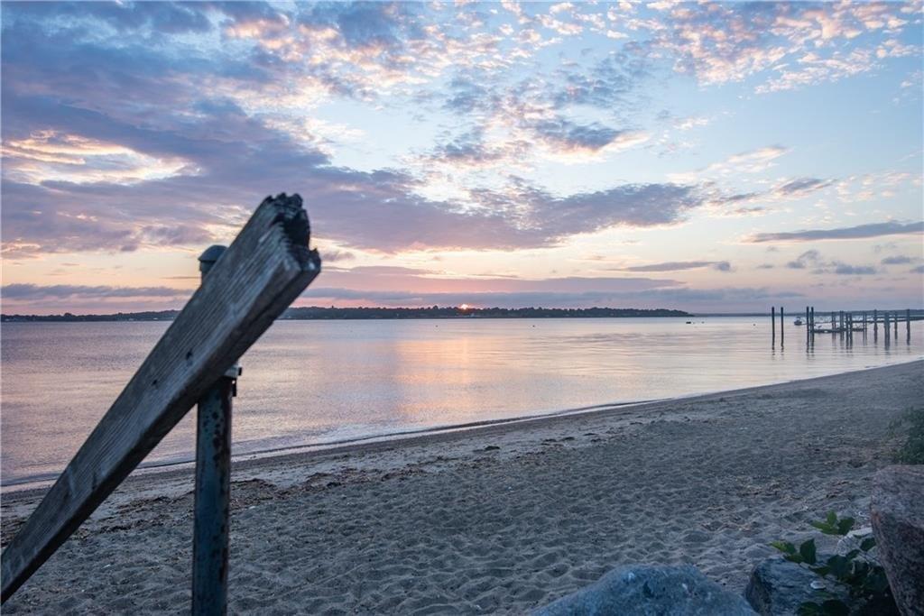 Charlotte Dr, East Greenwich, RI 02818