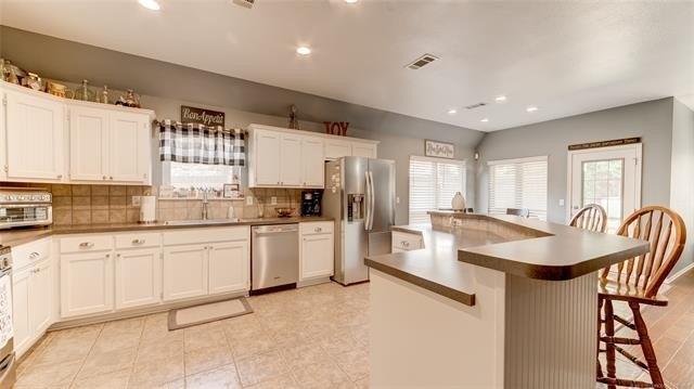 S Birch Ave, Jenks, OK 74037