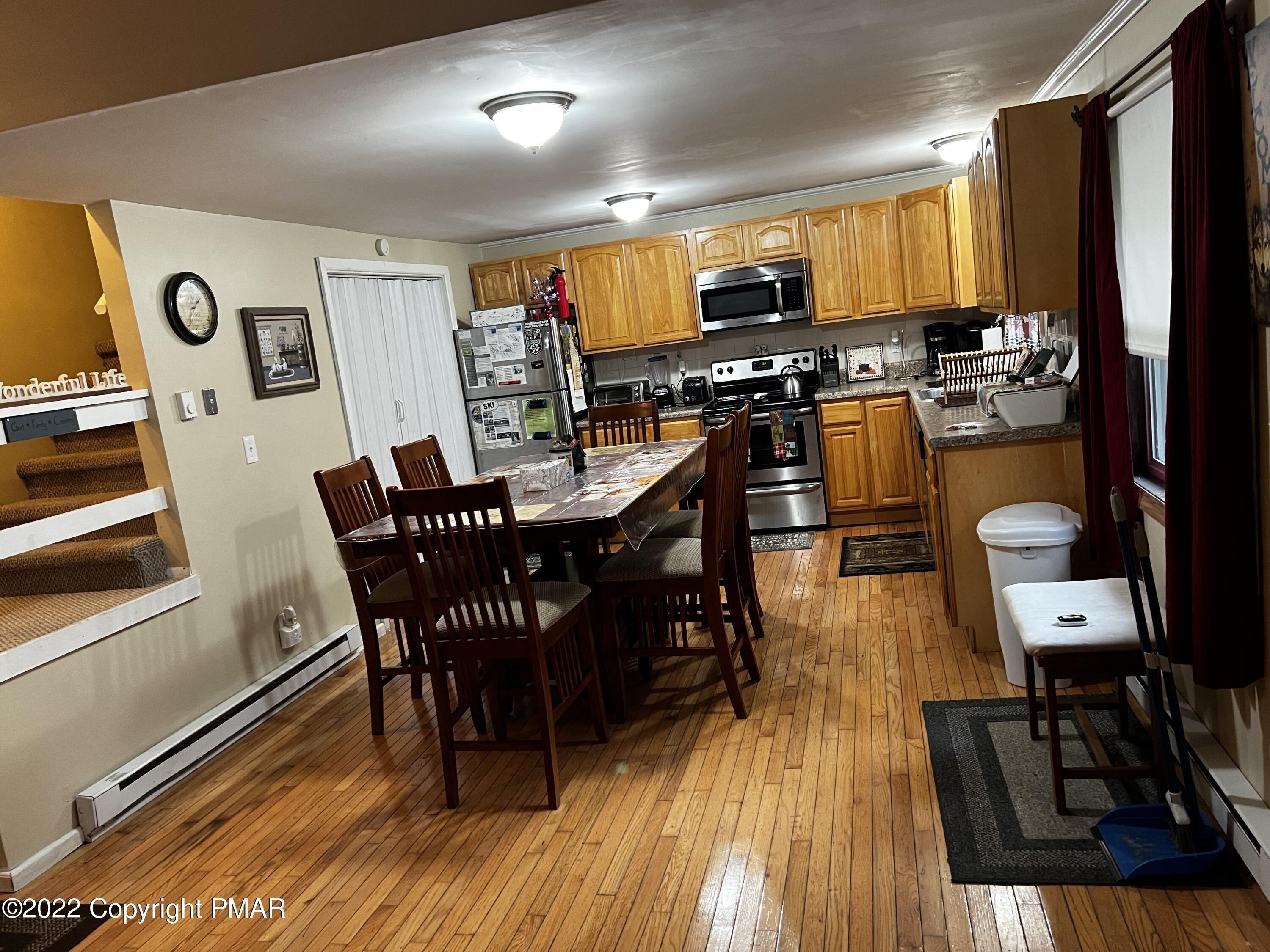 Edinburgh Rd, Bushkill, PA 18324
