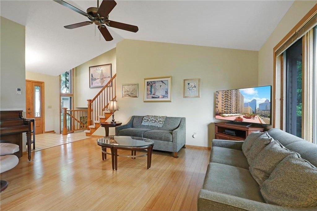 Deerwood Ln N, Minneapolis, MN 55442