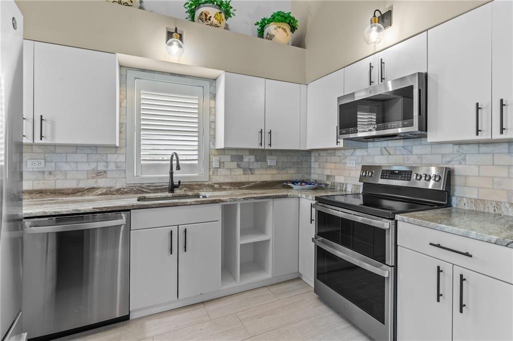 Bellevue Ct, Narragansett, RI 02882