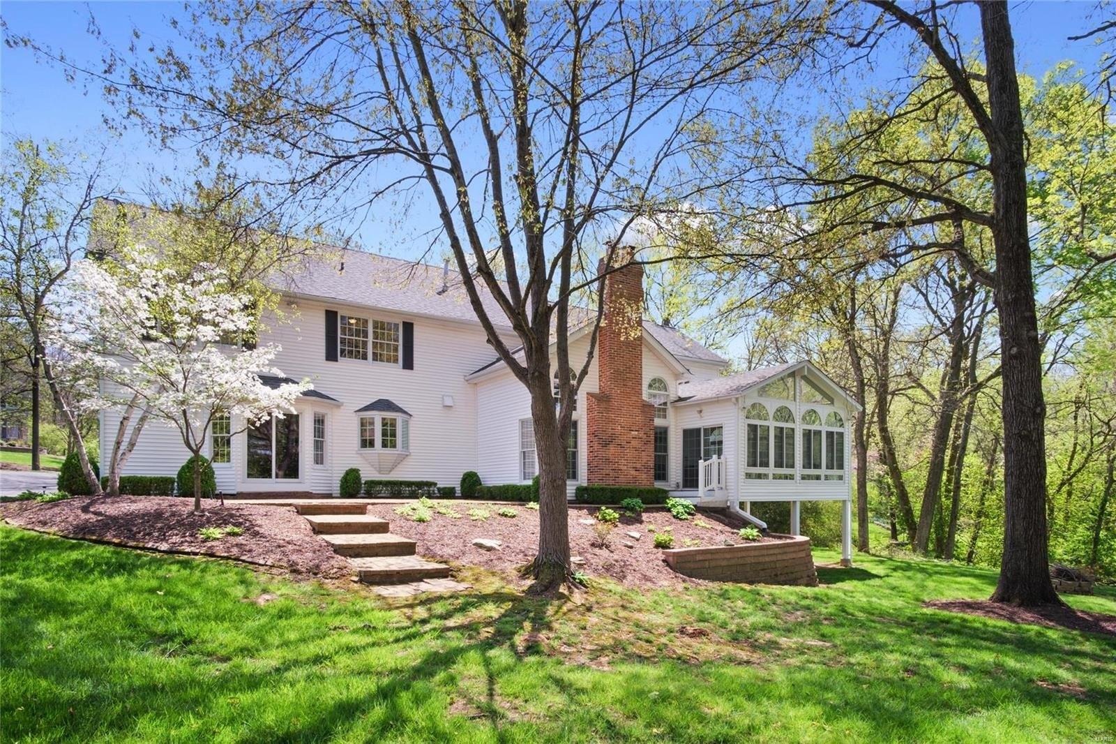 Stone Ridge Circle Ct, Saint Louis, MO 63122
