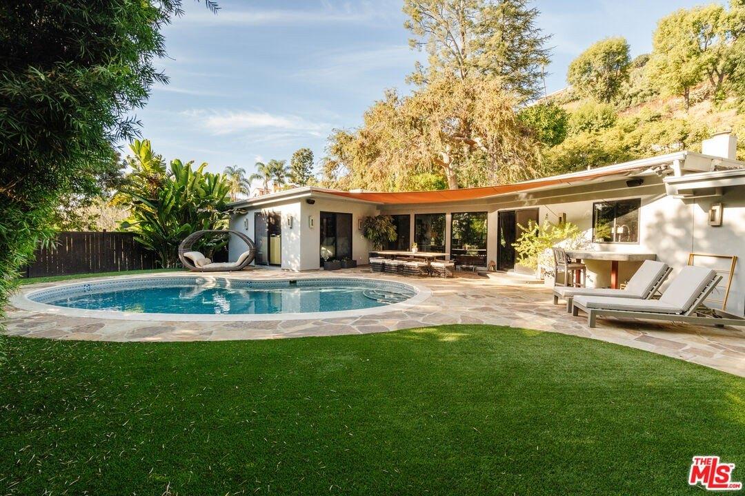 La Cuesta Dr, Los Angeles, CA 90046