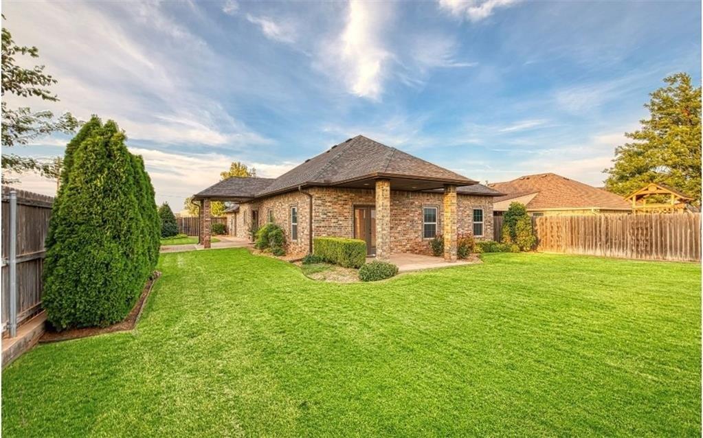 W 2nd St, Elk City, OK 73644