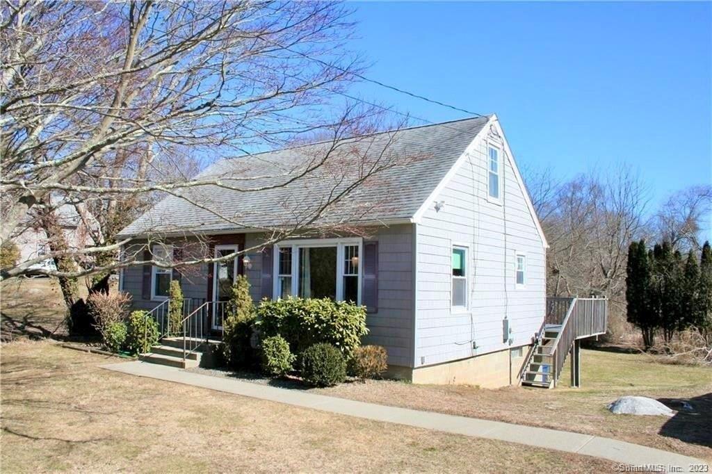 Niles Hill Rd, Waterford, CT 06385