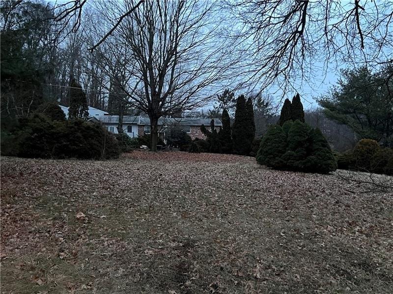 Nursery Ln, Butler, PA 16002