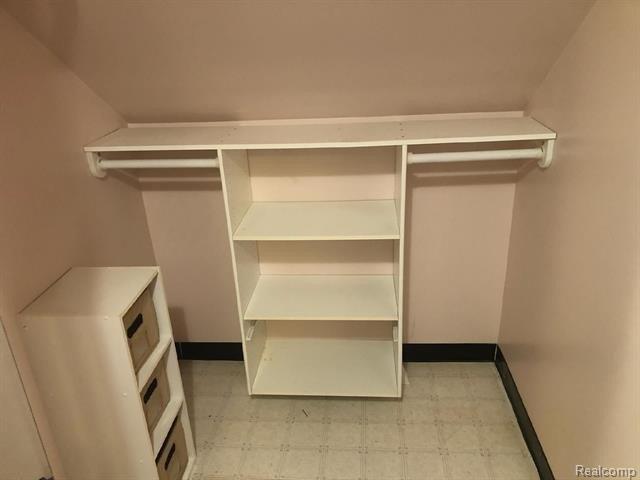 Lange St, Saint Clair Shores, MI 48080