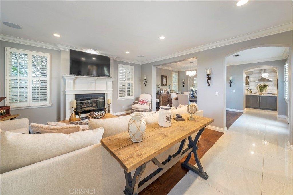Edgewater Ln, Valencia, CA 91355