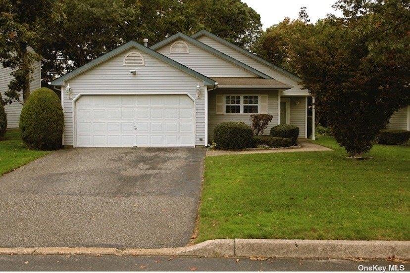 Westchester Ct, Middle Island, NY 11953