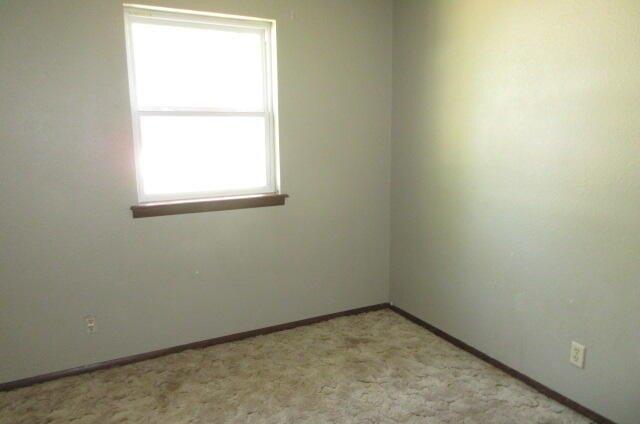 F St Nw, Miami, OK 74354