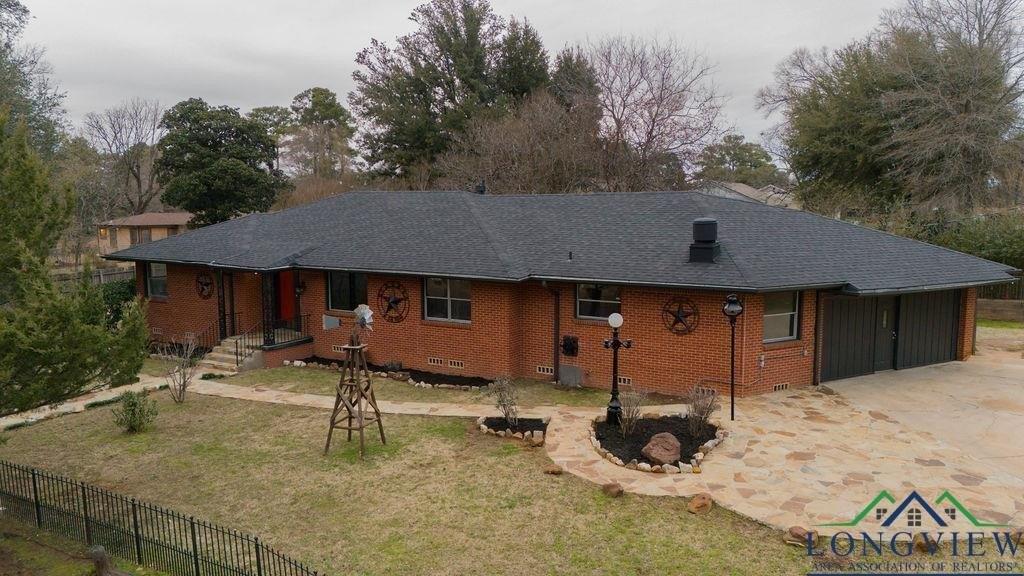 W Jewell Dr, Longview, TX 75602