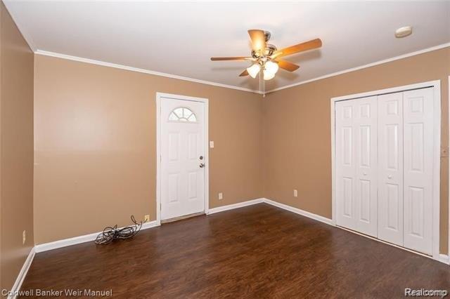 Corning St, Oak Park, MI 48237