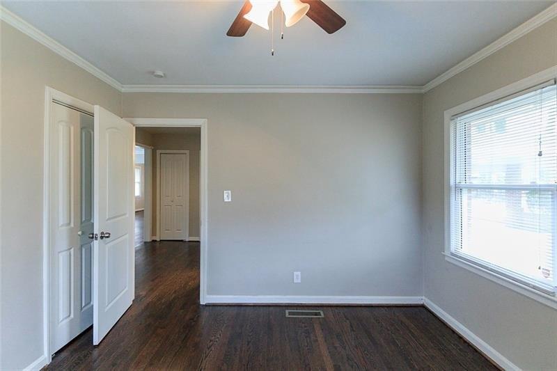 Glenvalley Dr, Decatur, GA 30032