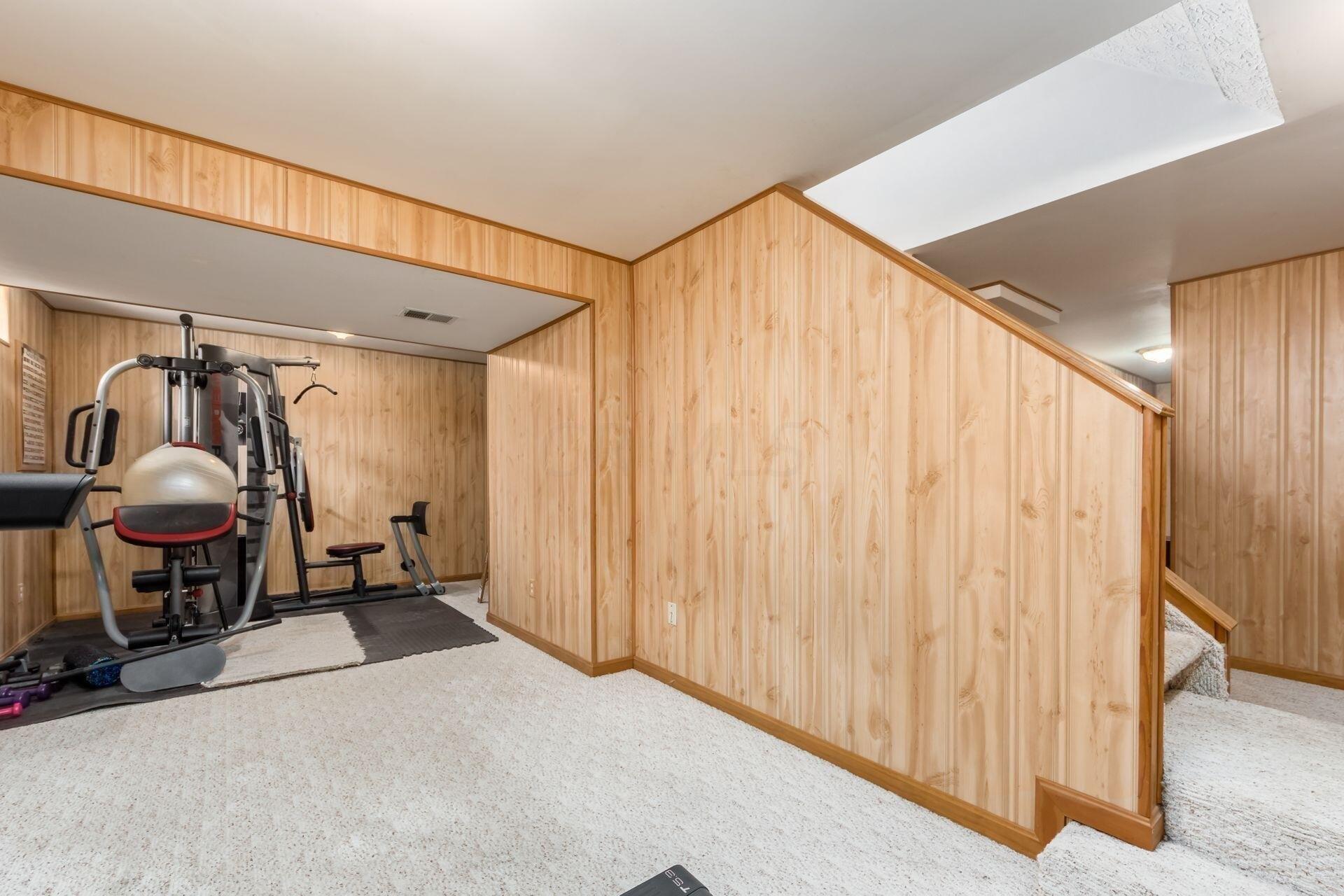Longstone Dr, Lewis Center, OH 43035