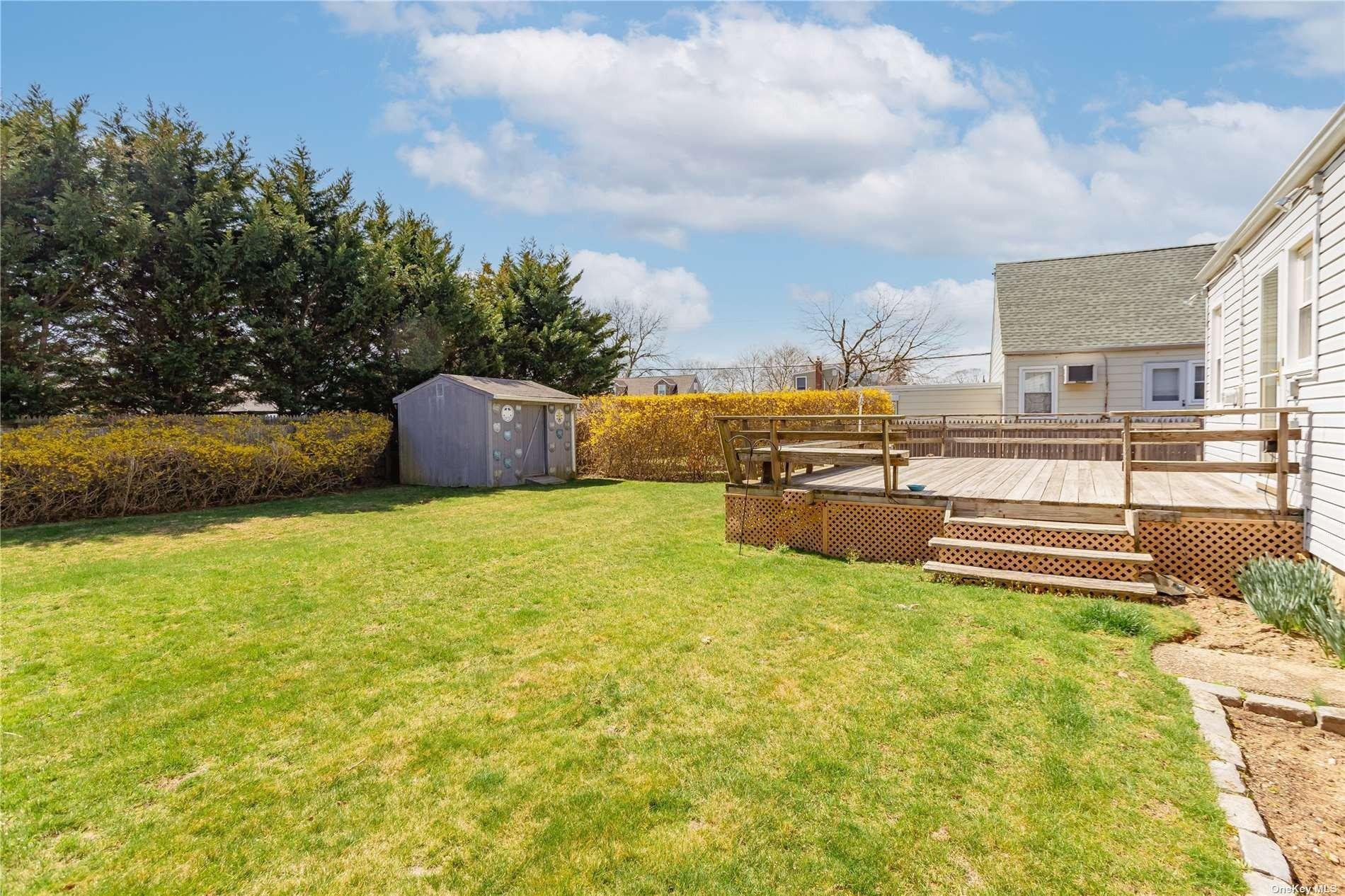 Frey Rd, Farmingdale, NY 11735