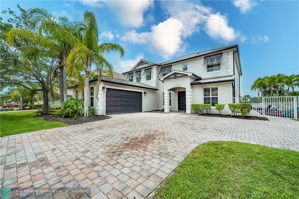 Plantation Estates Dr, Royal Palm Beach, FL 33411