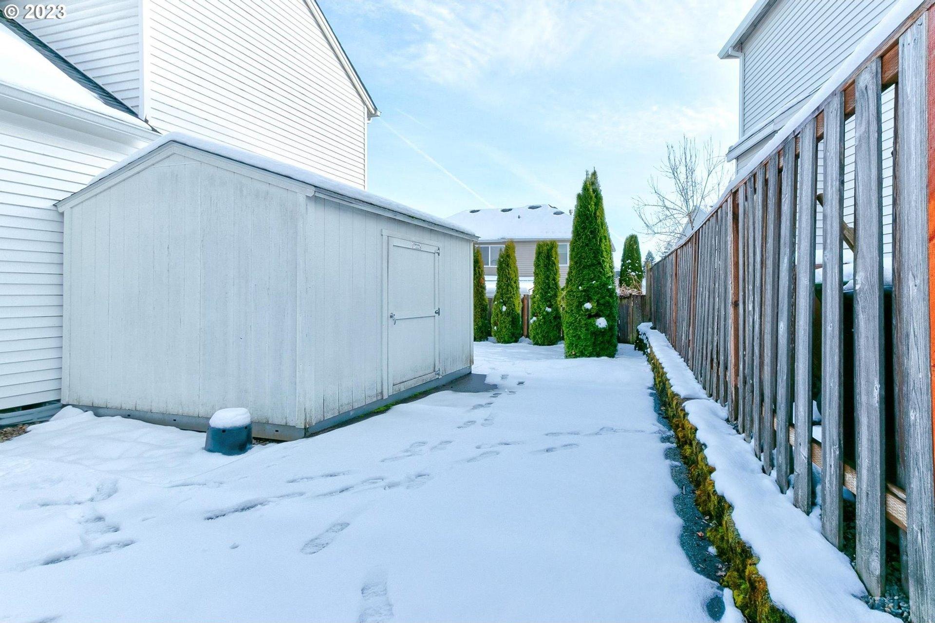 Glacier Ave, Saint Helens, OR 97051