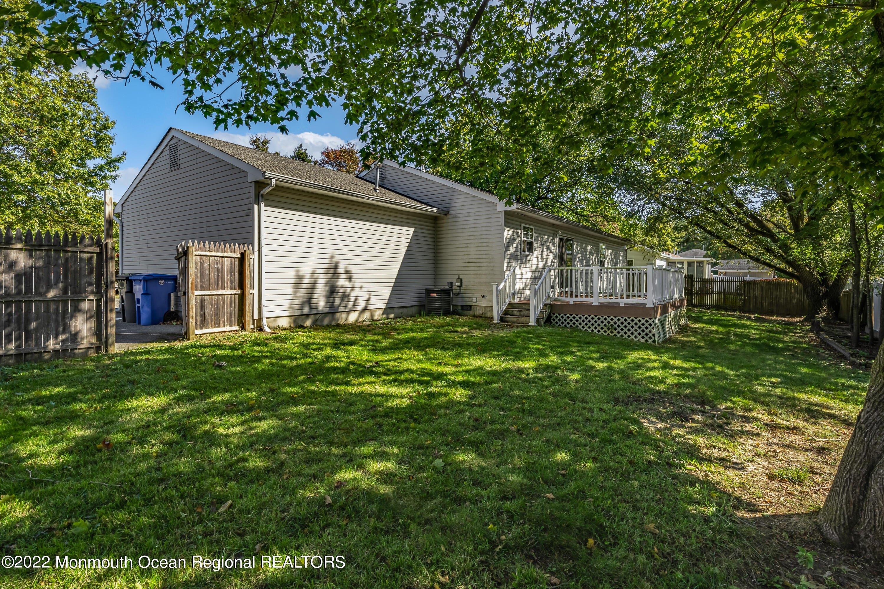 Bay Ave, Toms River, NJ 08753