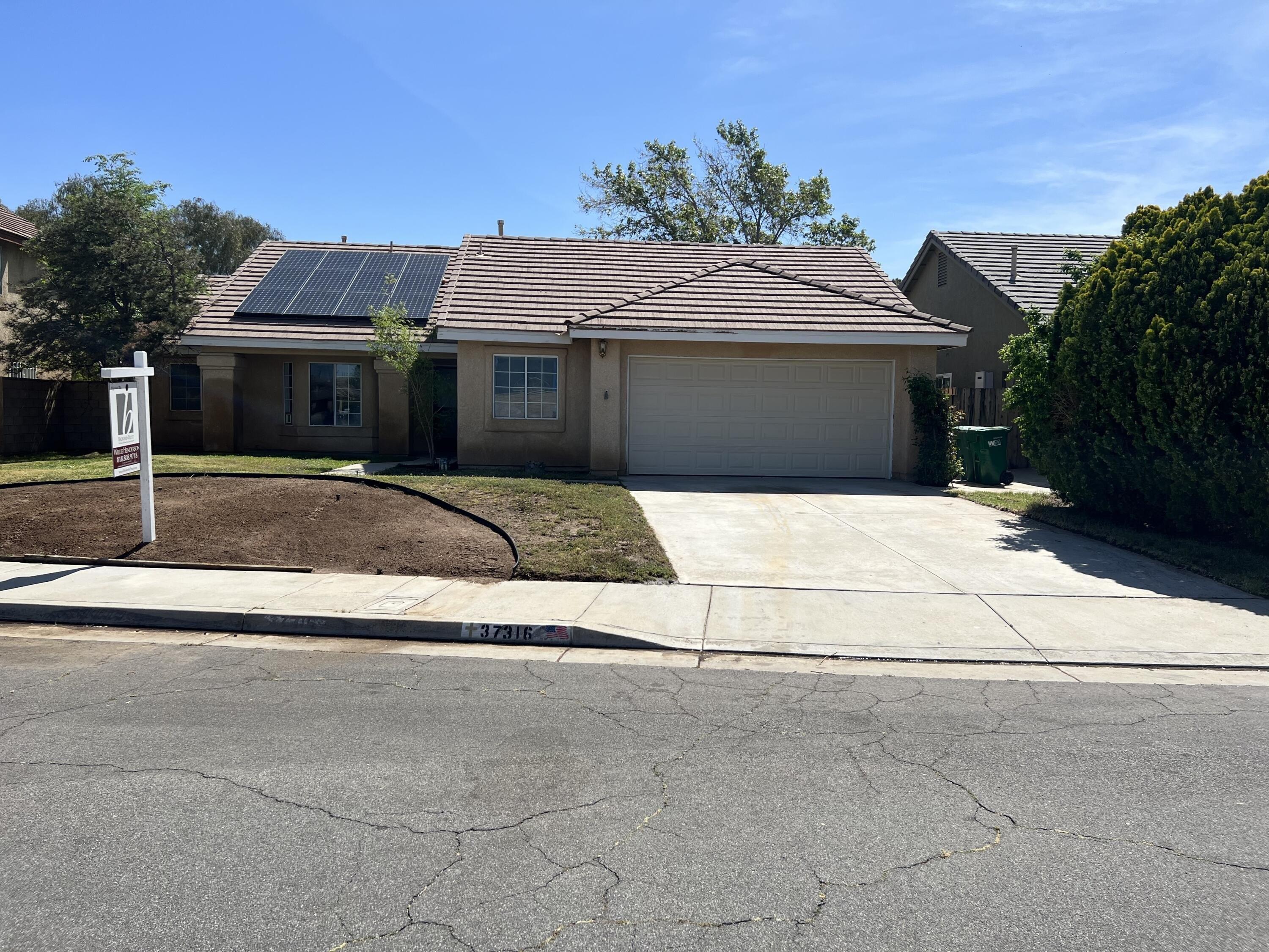 36th St E, Palmdale, CA 93550