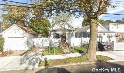 193rd St, Saint Albans, NY 11412