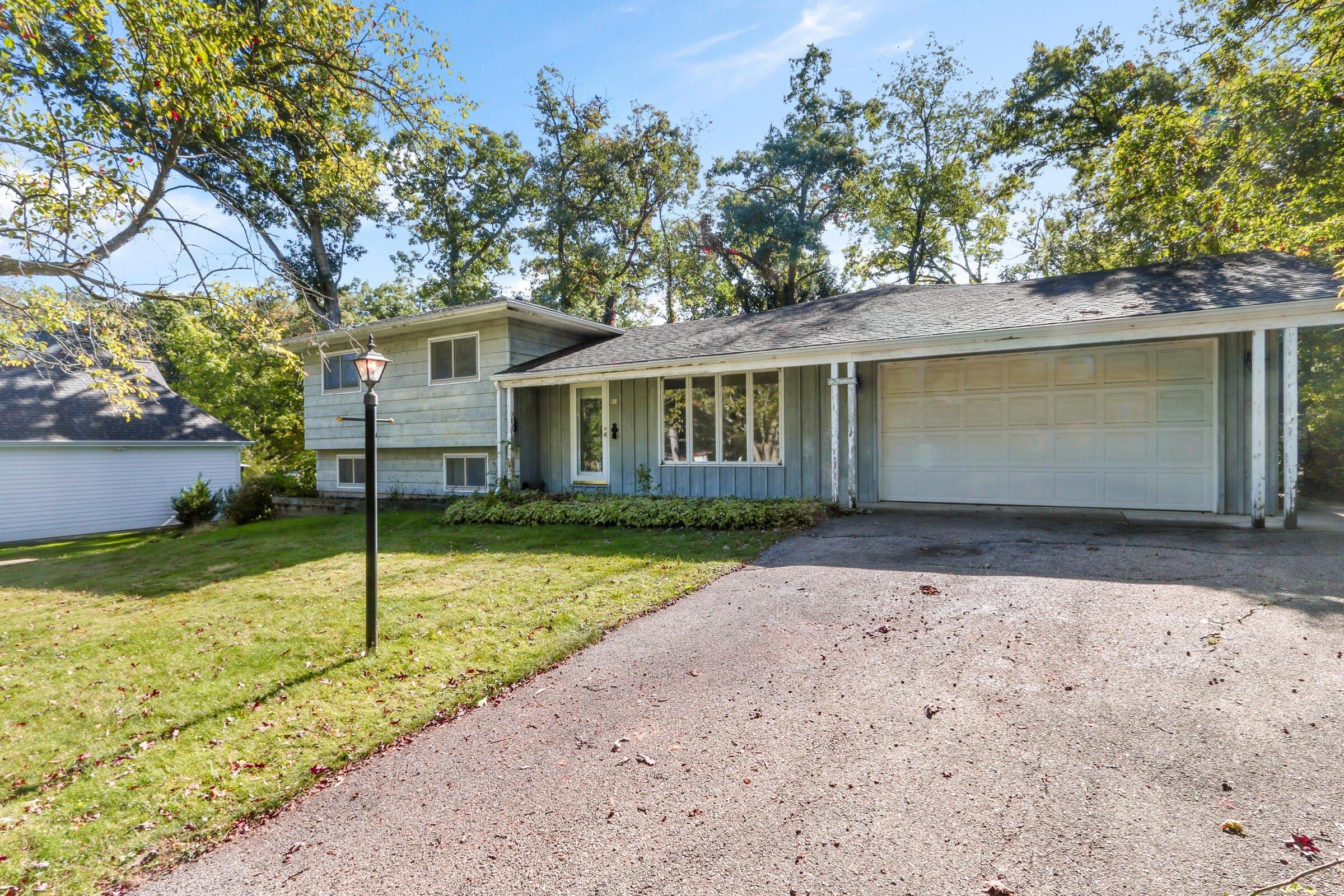 Sauganash Dr, Fontana, WI 53125