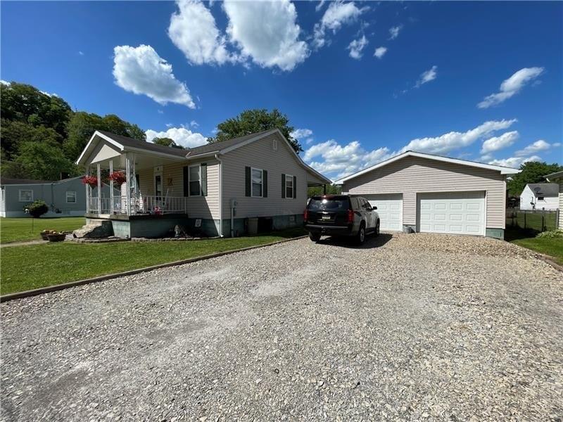 Oak St, Clarksville, PA 15322