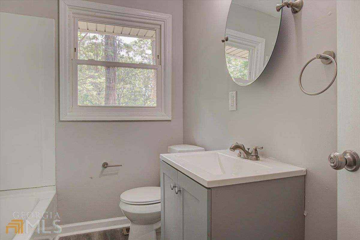 Fairview Rd, Ellenwood, GA 30294
