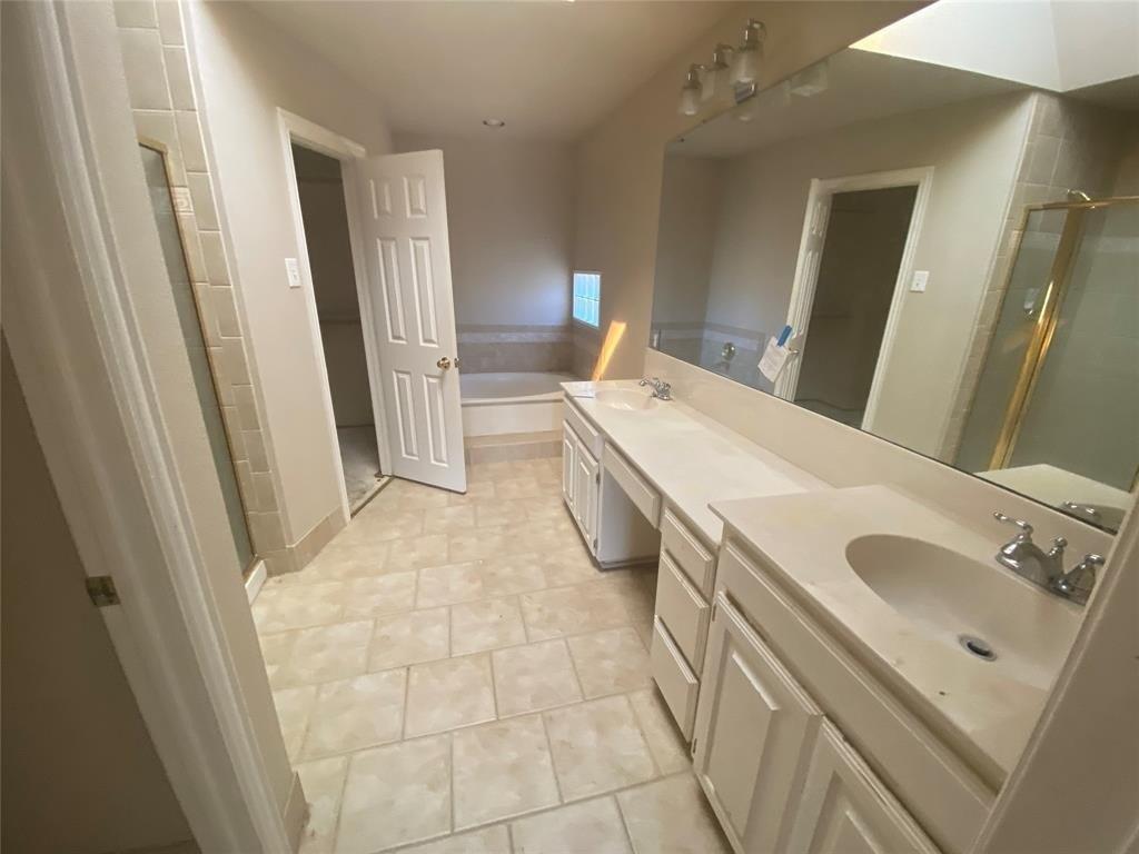 Valerie Dr, Cedar Hill, TX 75104