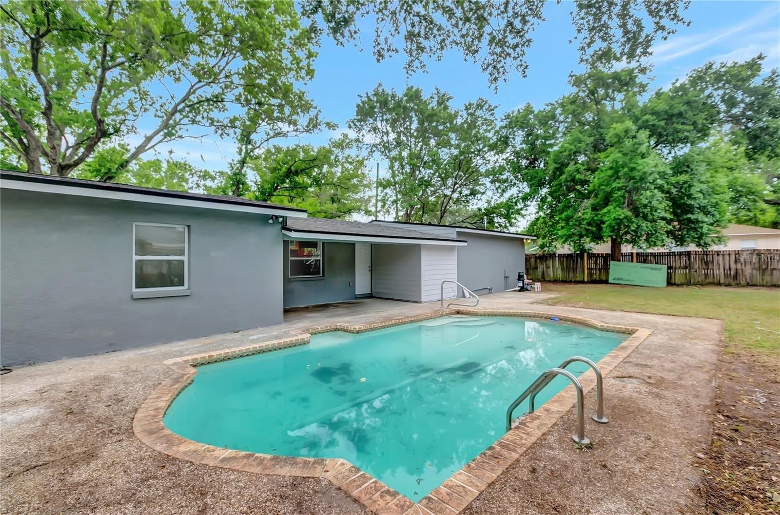 N Bracewell Dr, Plant City, FL 33563