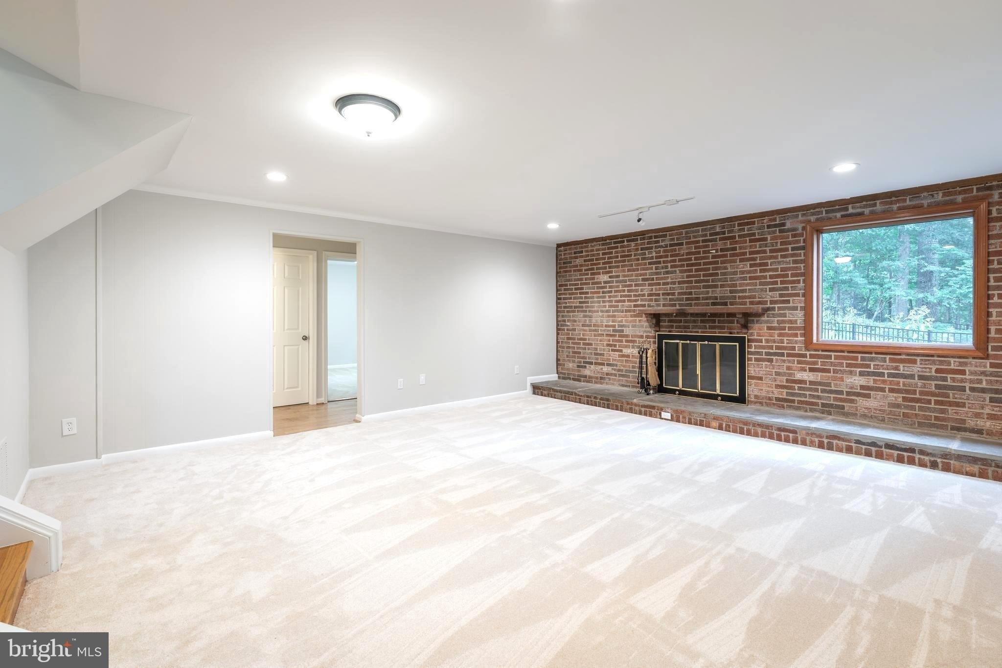 Rhapsody Dr, Vienna, VA 22181