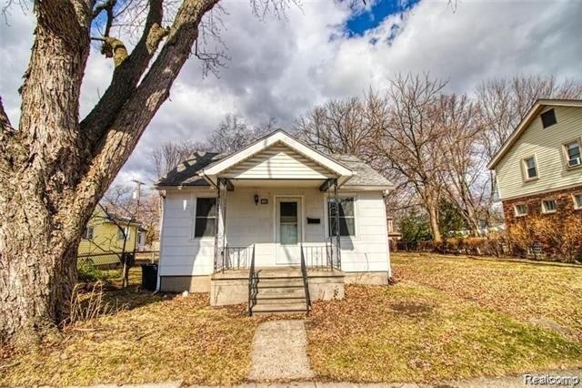W Madge Ave, Hazel Park, MI 48030