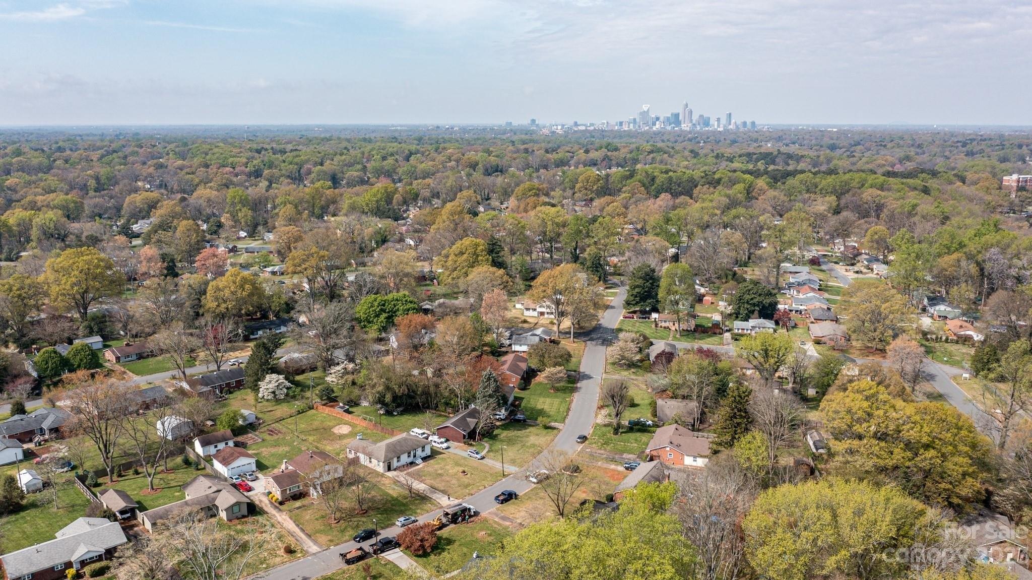 Firethorne Rd, Charlotte, NC 28205