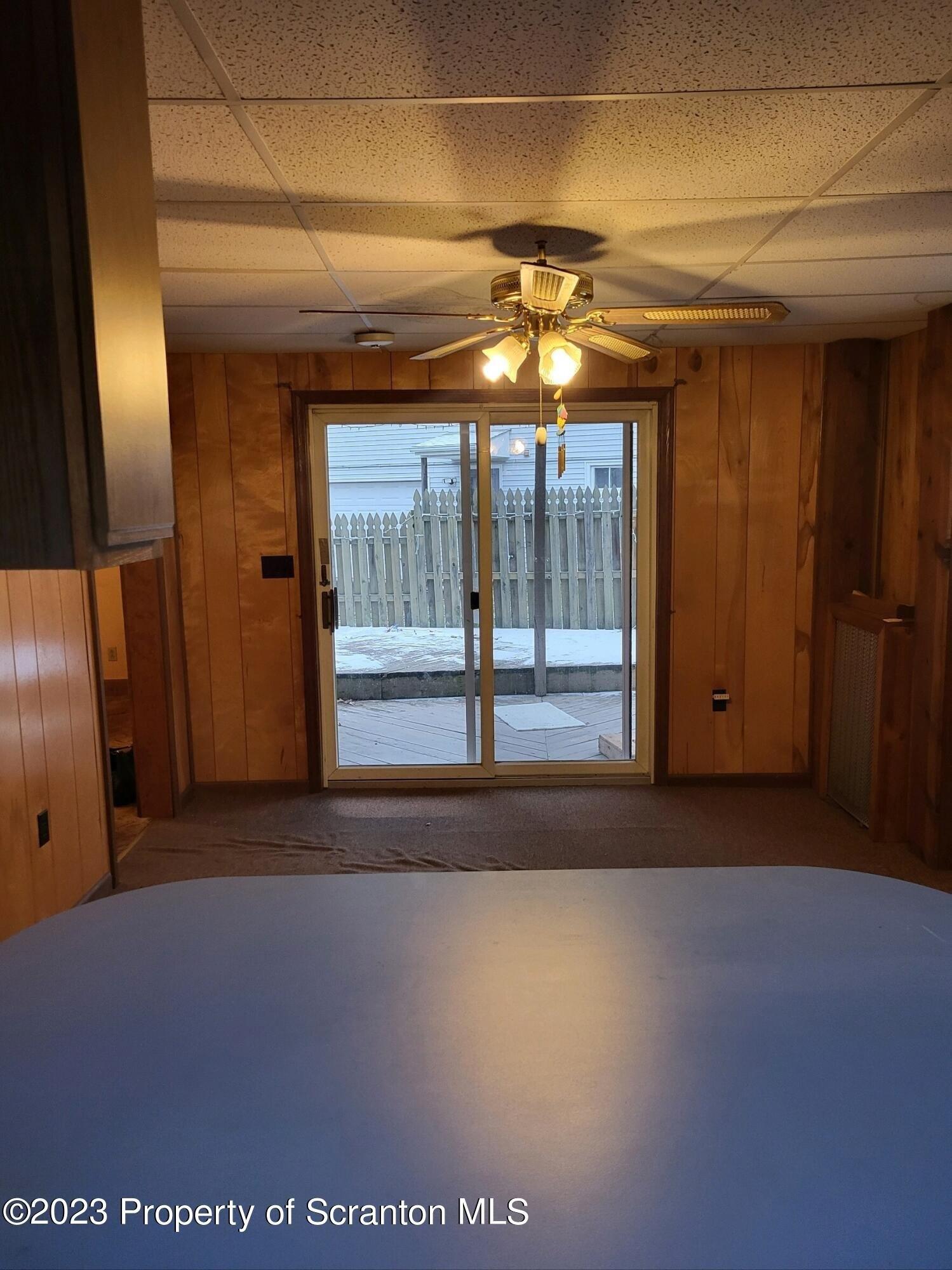 Florence Ct, Carbondale, PA 18407
