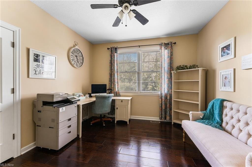 Grayson Dr, Canfield, OH 44406
