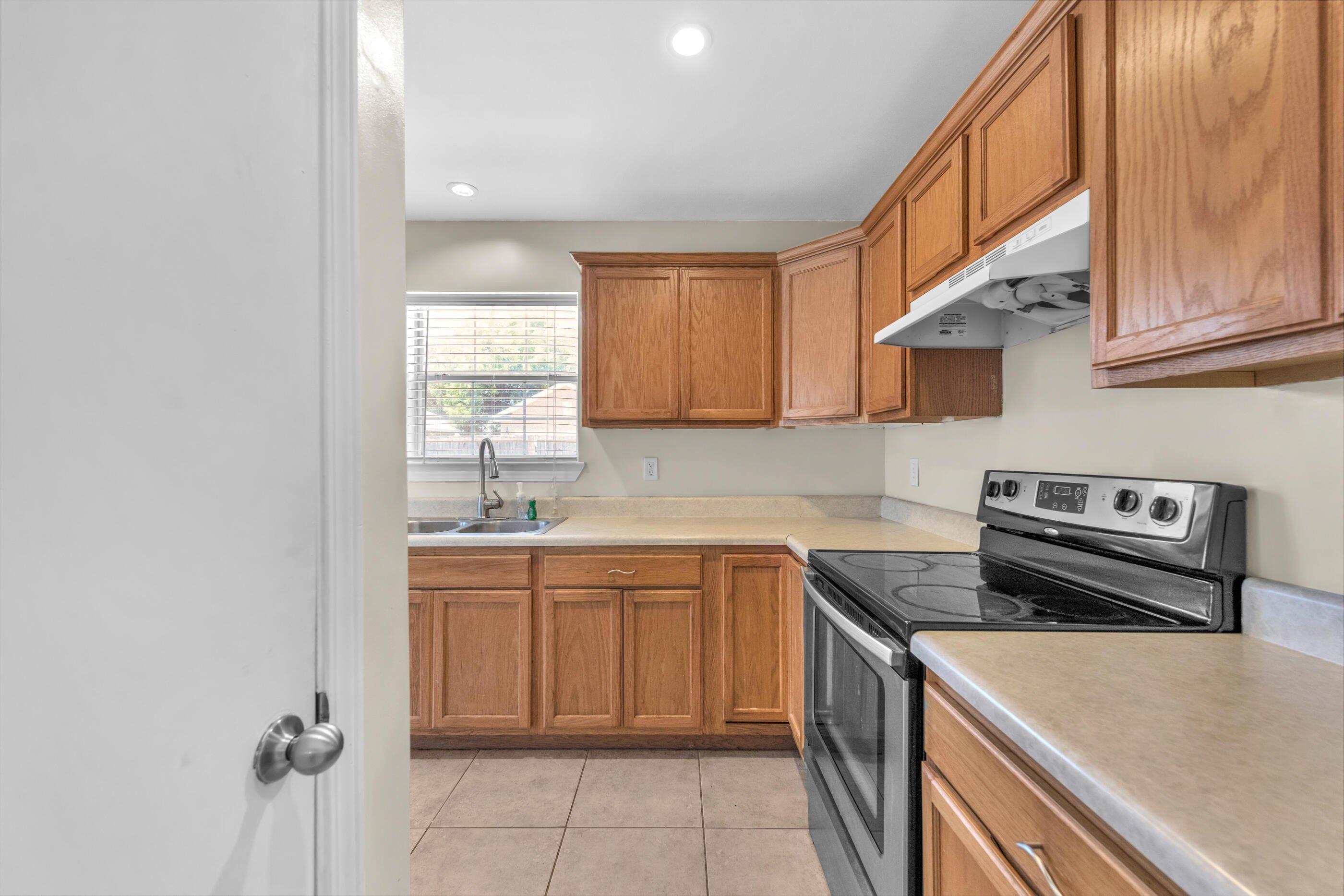 Terrance Ln, Mary Esther, FL 32569